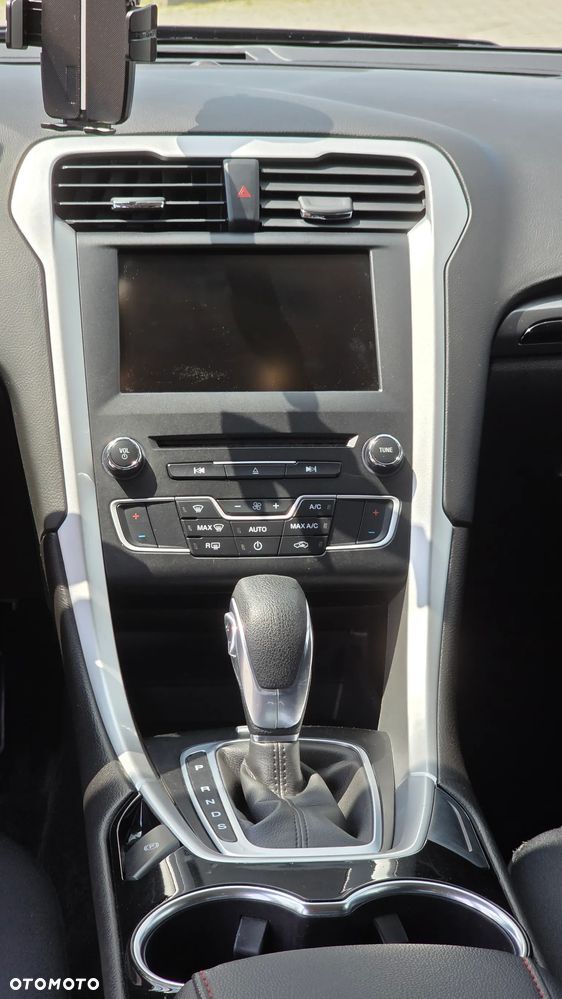 Ford Fusion - 13