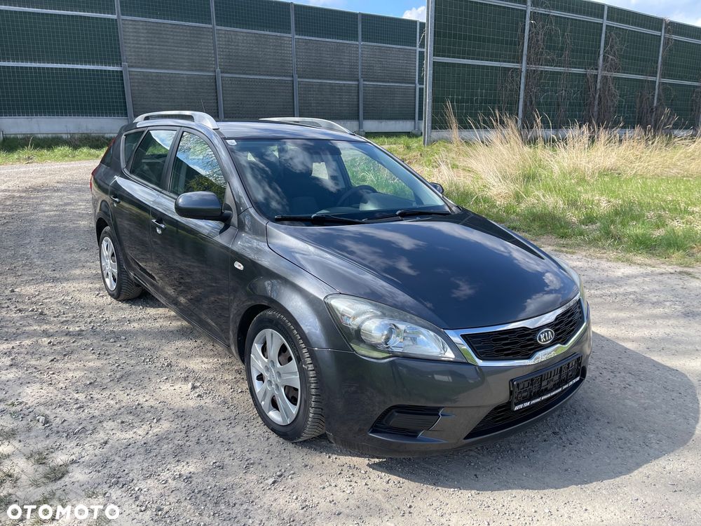 Kia Ceed 2011 photo 3