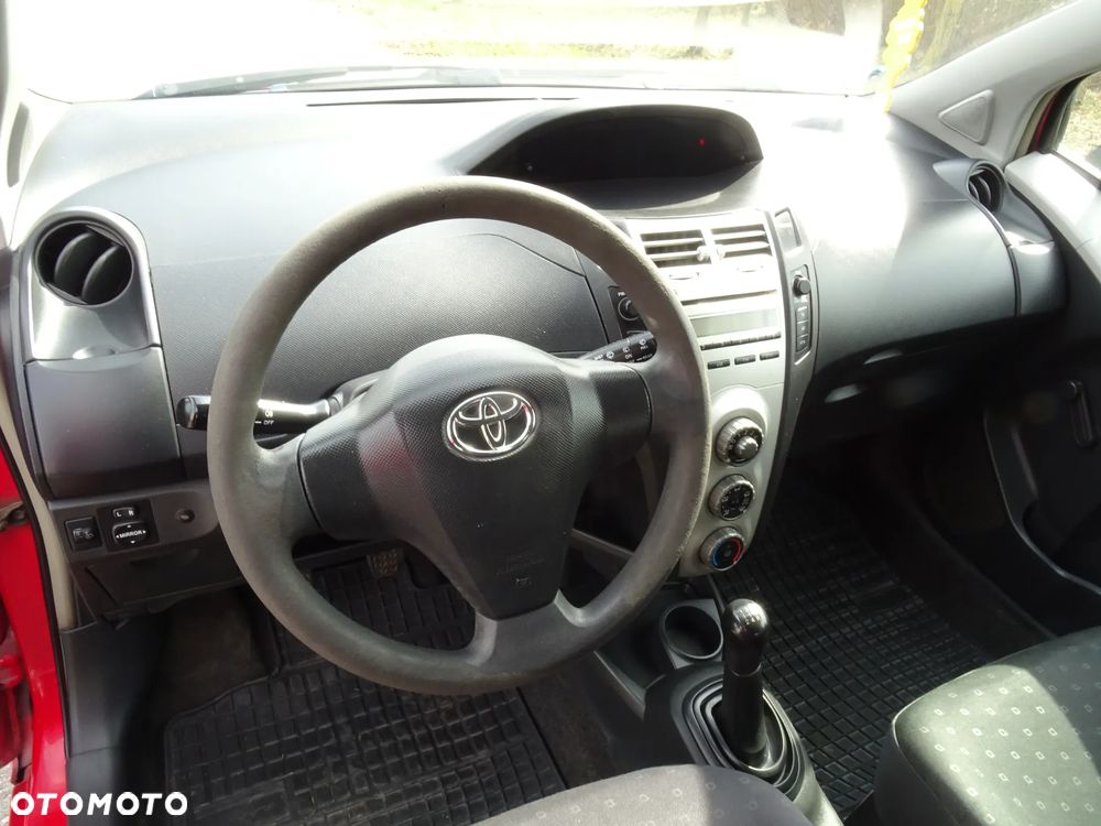 Toyota Yaris 1.0 Luna A/C - 6