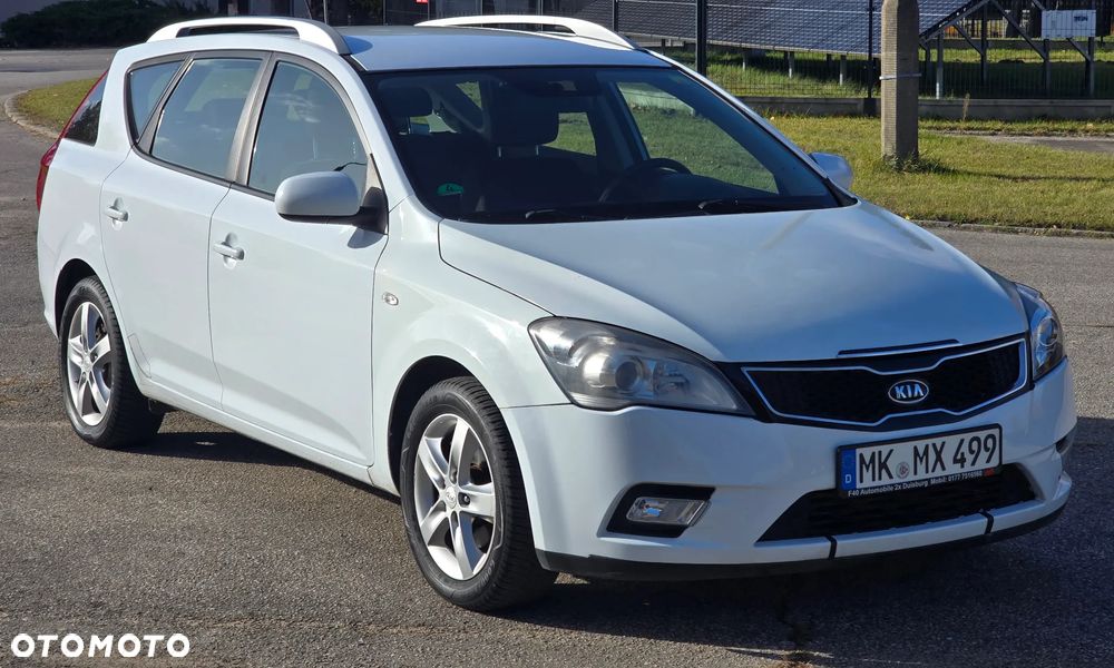 Kia Ceed - 8