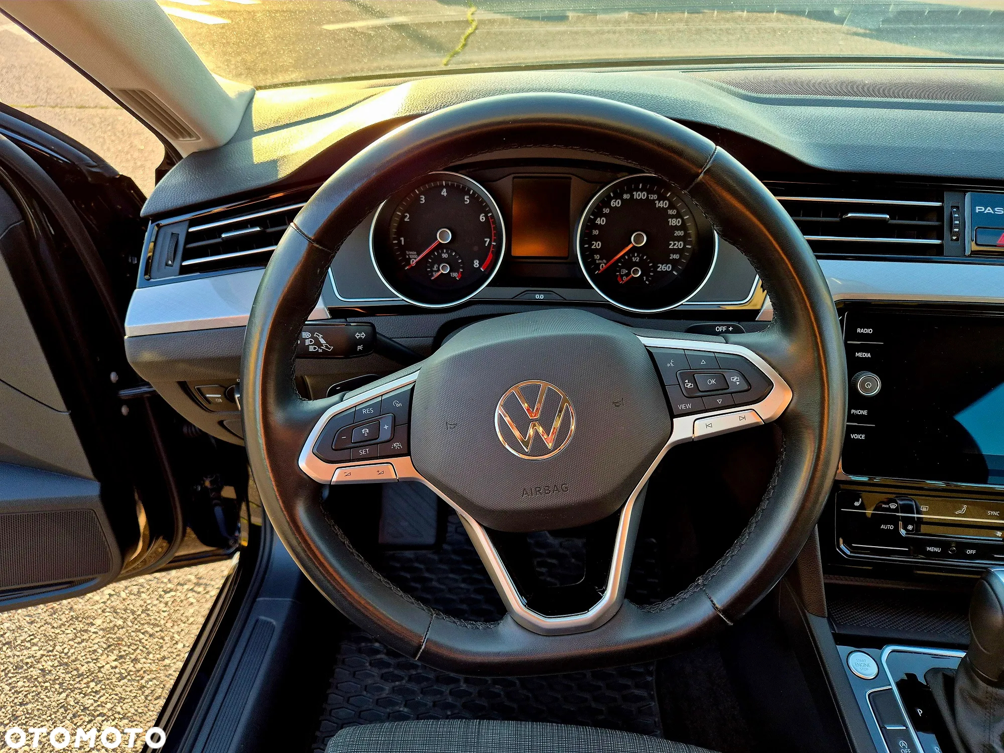 Volkswagen Passat - 12