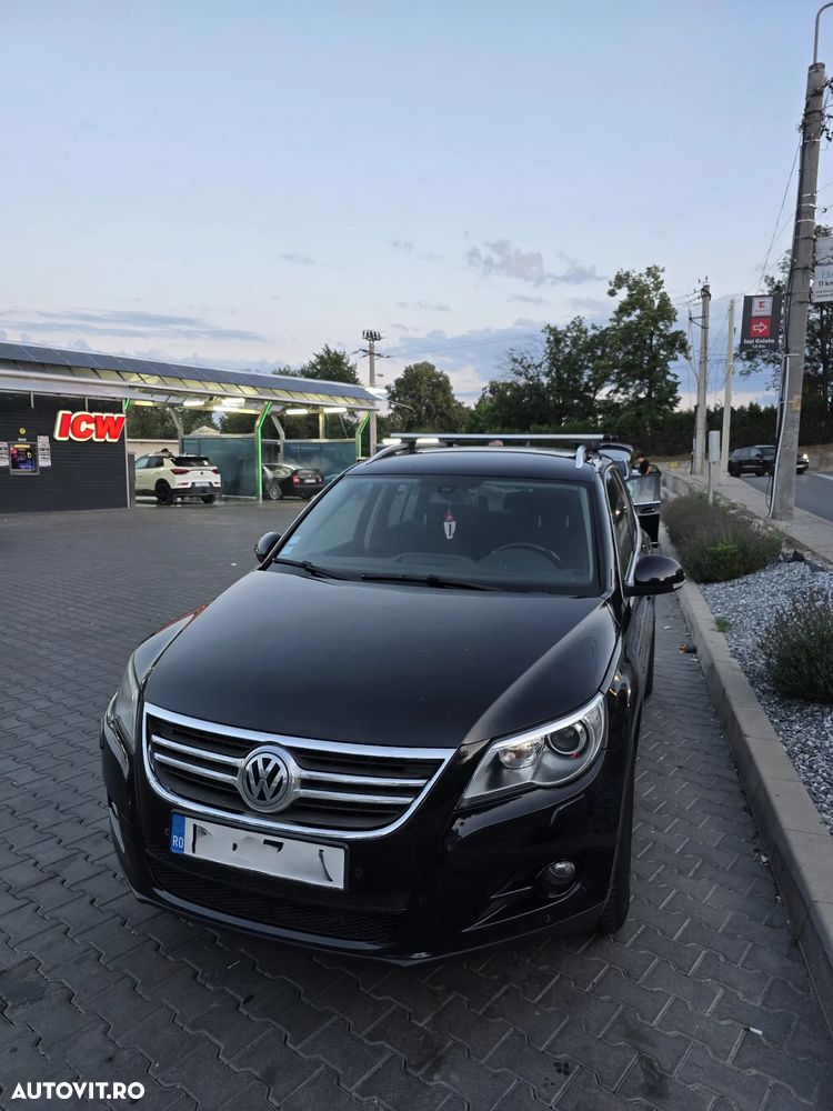 Volkswagen Tiguan - 1