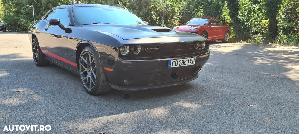 Dodge Challenger - 1