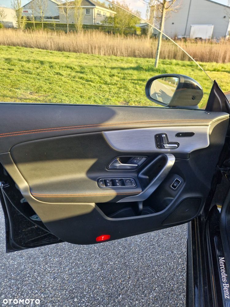 Mercedes-Benz CLA 250 4-Matic AMG Line 7G-DCT - 5
