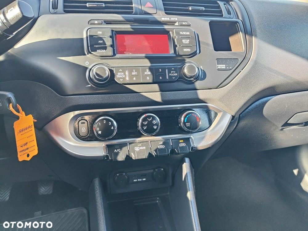 Kia Rio 1.2 Attract - 9