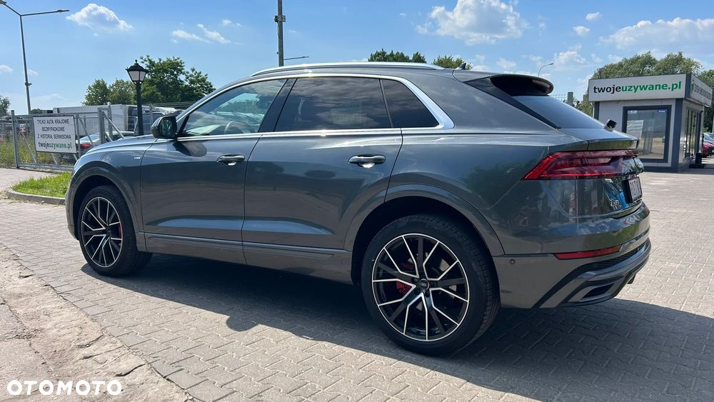 Audi Q8 - 8