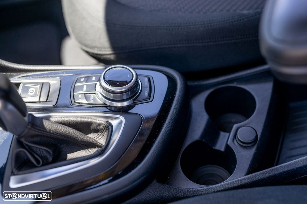 BMW 216 Active Tourer d Advantage Auto - 37