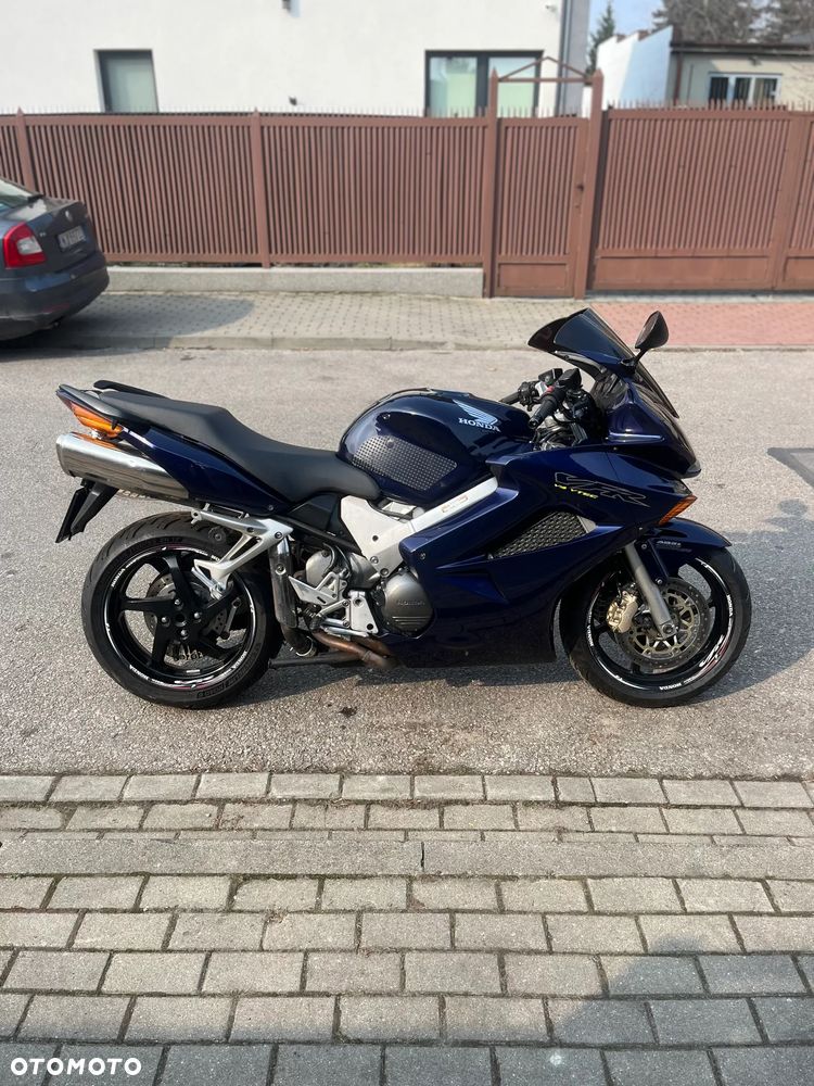 Honda VFR - 1