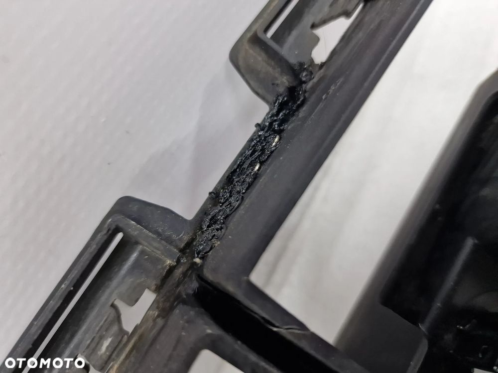 AUDI Q2 81A DOLNA KRATKA ŚRODKOWA ZDERZAKA PRZEDNIEGO PRZÓD MATOWA NA PDC , NR 81A807647E , NR AUKCJI KR346/2 - 18