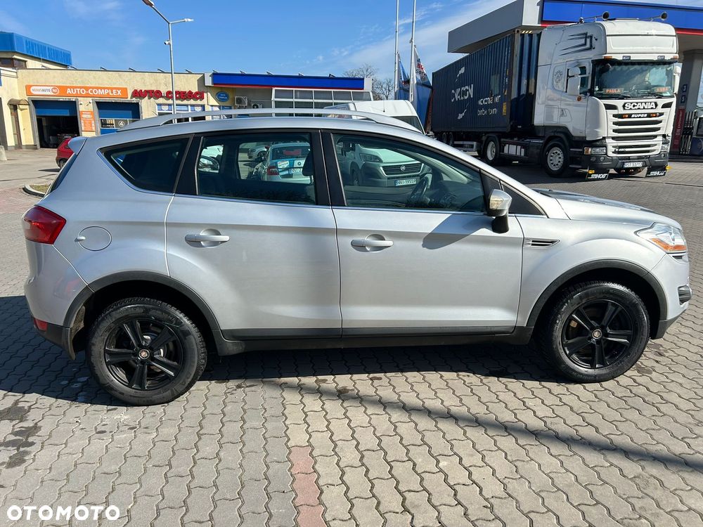 Ford Kuga 2.0 TDCi 2x4 Titanium - 15