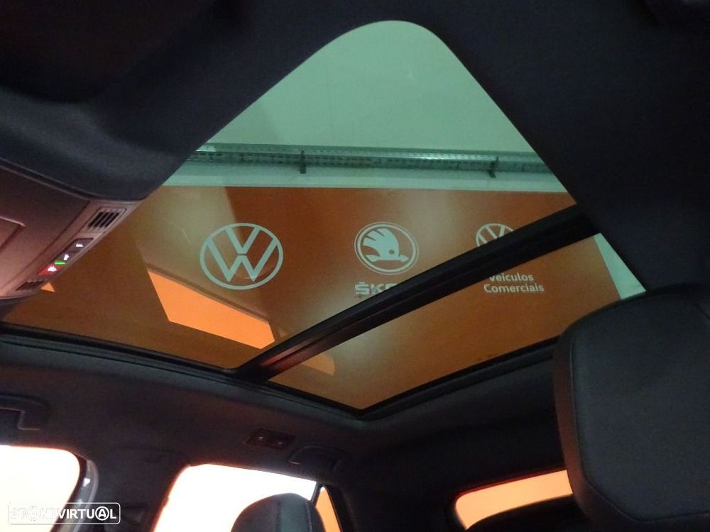 VW T-Roc 2.0 TDI R-Line DSG - 32