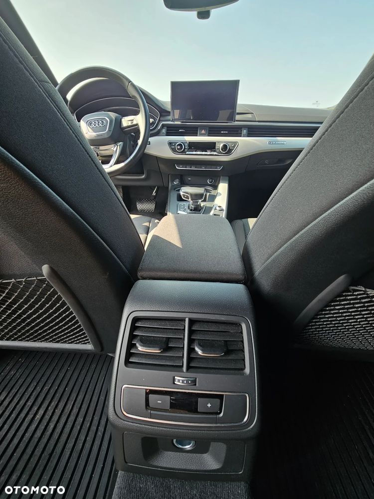 Audi A4 Avant 40 TFSI quattro S tronic - 9