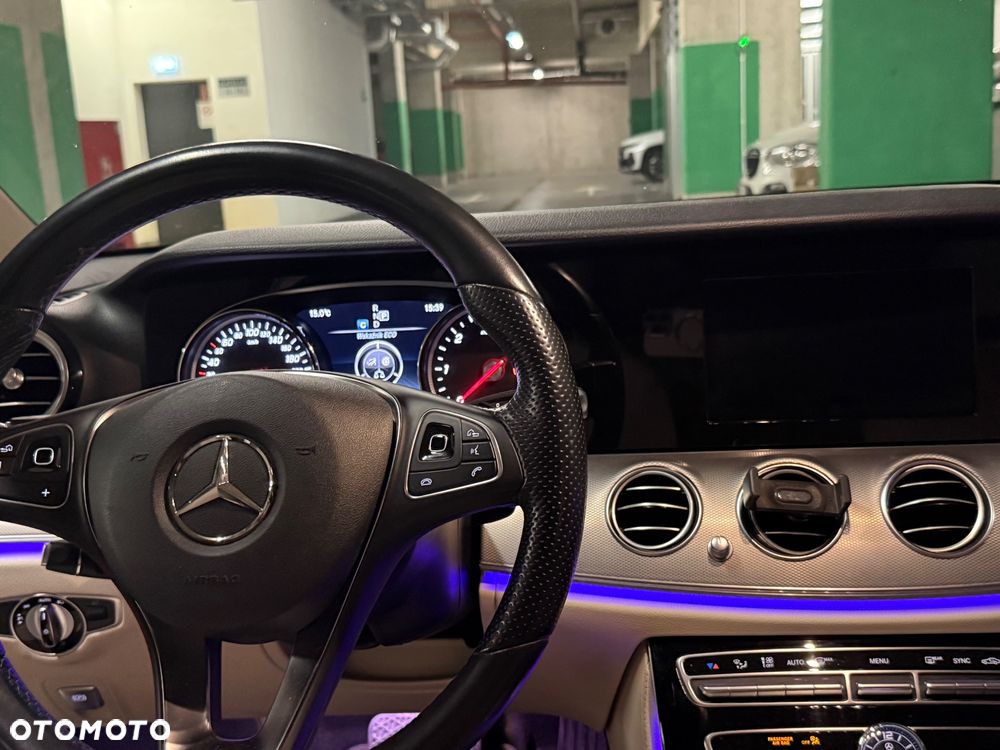 Mercedes-Benz Klasa E 220 d 4-Matic 9G-TRONIC - 10