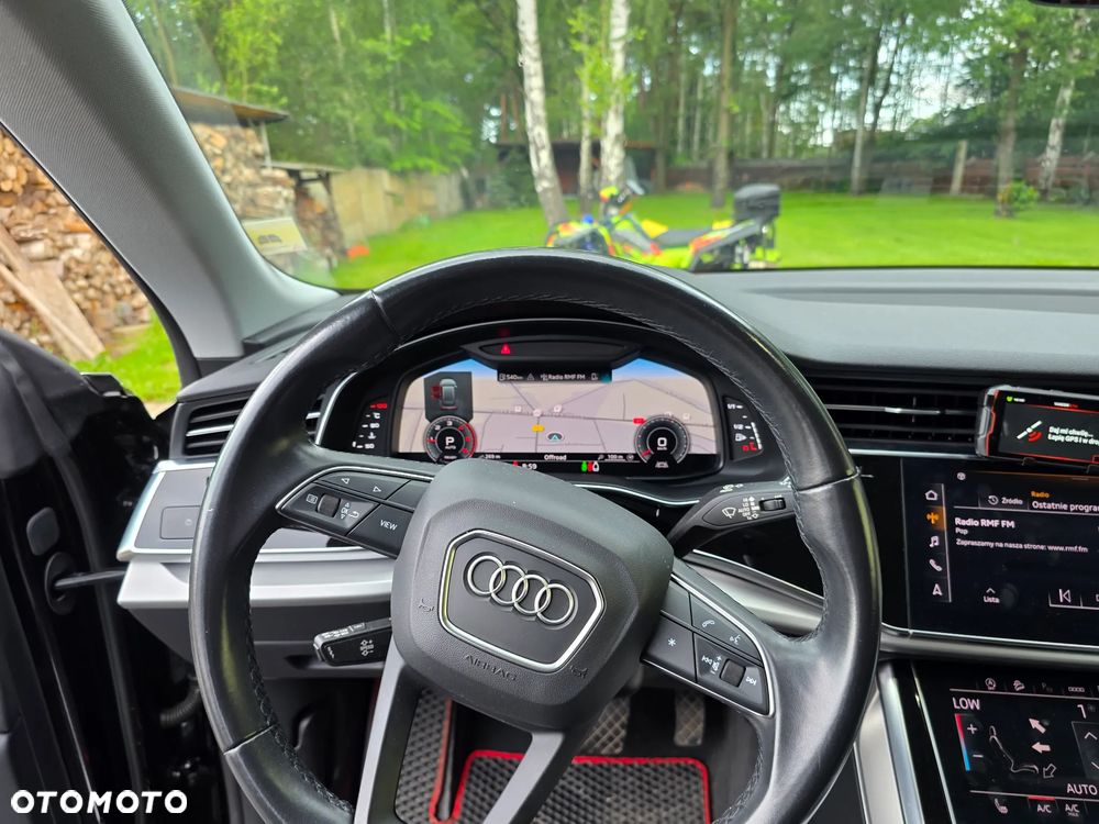 Audi Q8 - 10