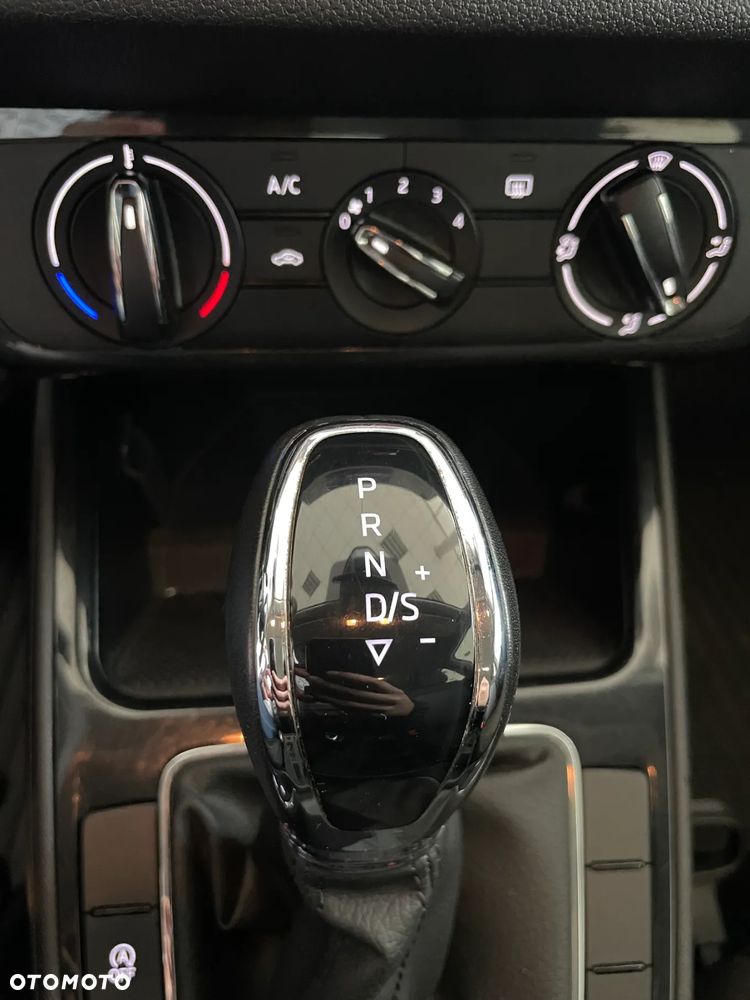 Skoda Fabia 1.0 TSI Ambition DSG - 24