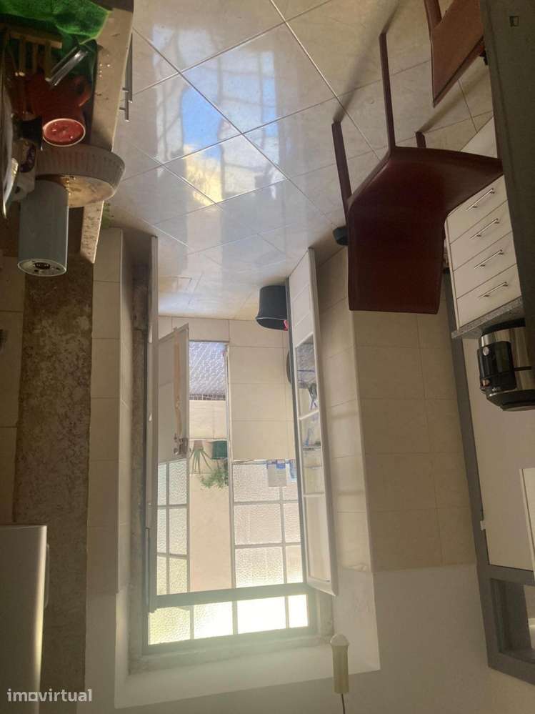 Quarto - localizado em Penha Lisbon - Grande imagem: 4/8
