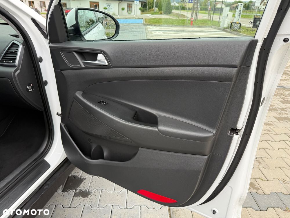Hyundai Tucson 1.7 CRDI BlueDrive Comfort 2WD - 23