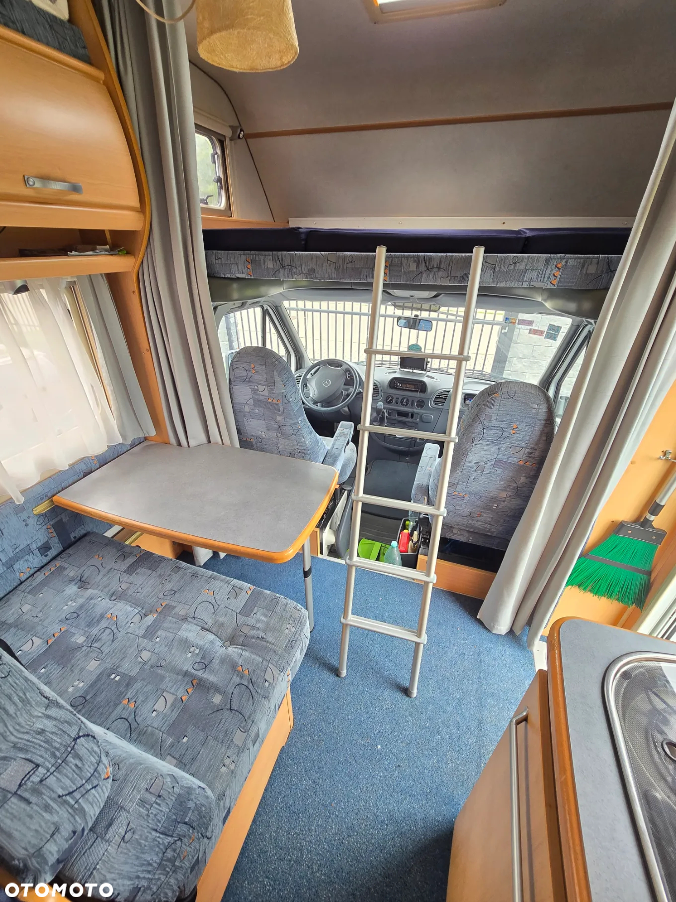 Mercedes-Benz Sprinter - 32