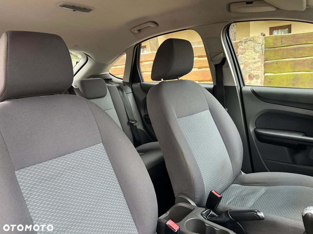 Ford Focus Ambiente - 20