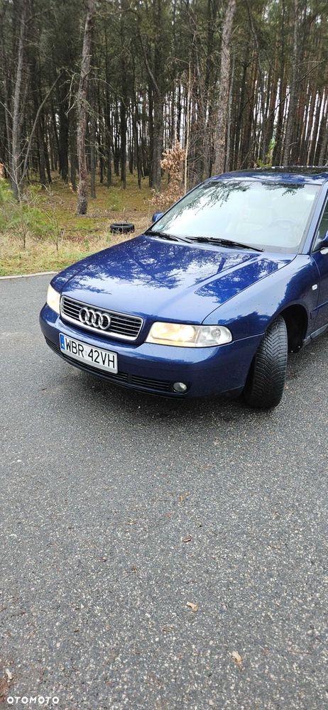 Audi A4 Limousine - 1