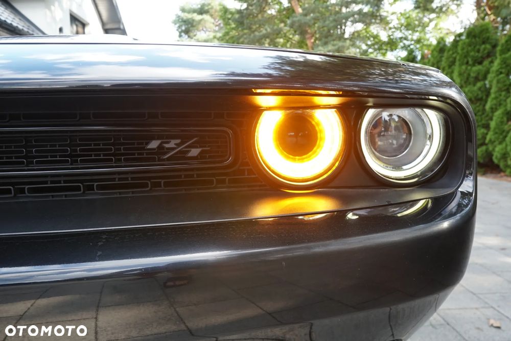 Dodge Challenger - 23
