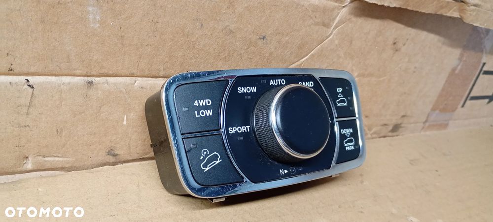 Panel sterowania przełączniki regulacji zawieszenia napędu Jeep Grand Cherokee WK2 P56046233AC - 3