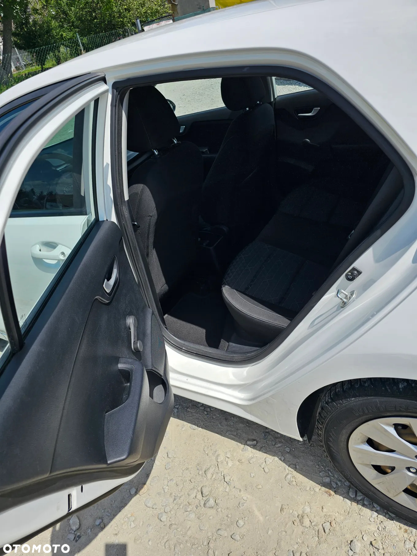 Kia Rio - 14