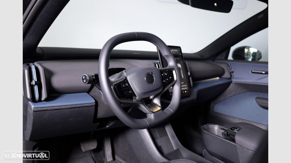 Volvo EX 30 69 kWh Single Motor Extended Range Black Edition — fotografia 13