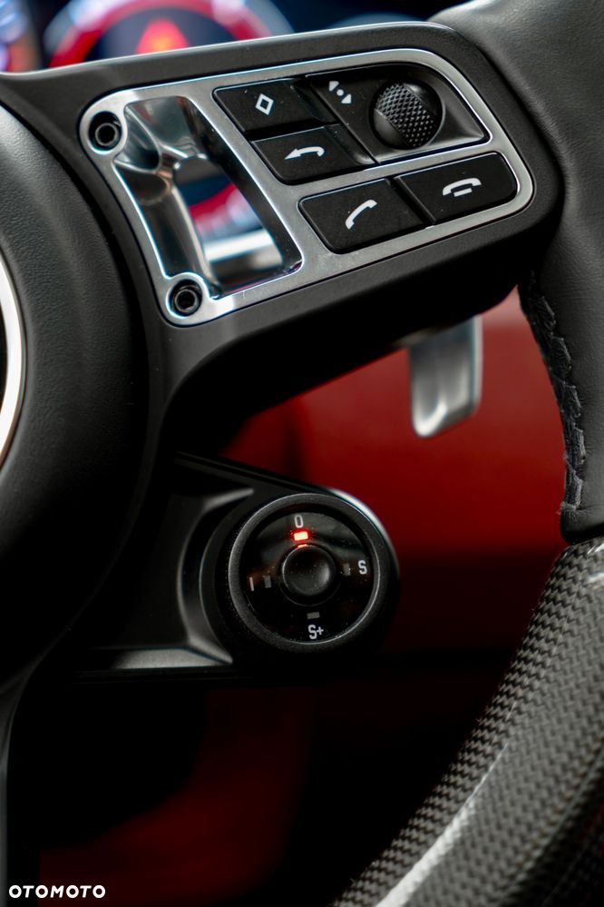 Porsche Cayenne - 26