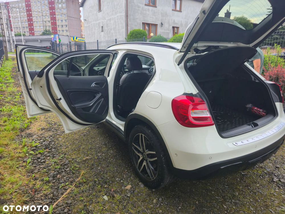 Mercedes-Benz GLA 250 4-Matic - 11