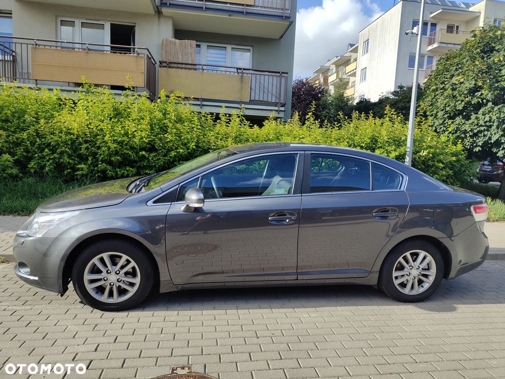 Toyota Avensis 1.6 Luna - 5