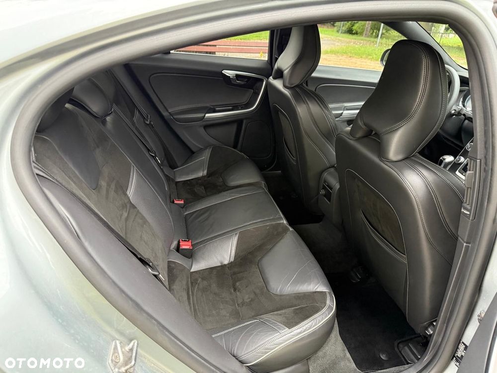 Volvo S60 D4 Drive-E R-Design Summum - 35