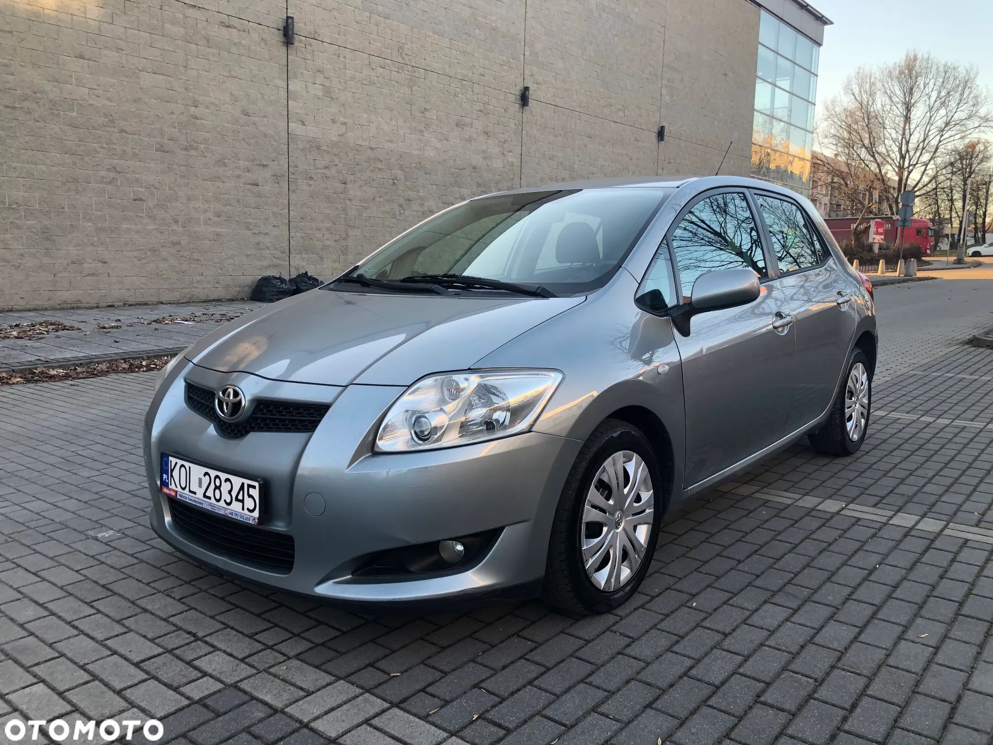 Toyota Auris 2.0 D-4D Luna - 1