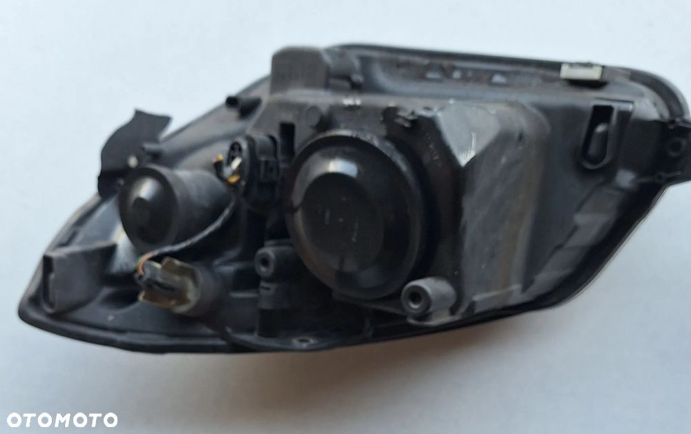 LAMPA PRAWY PRZÓD HELLA -SKODA FABIA II  2007-10rok/ EUROPA - 3