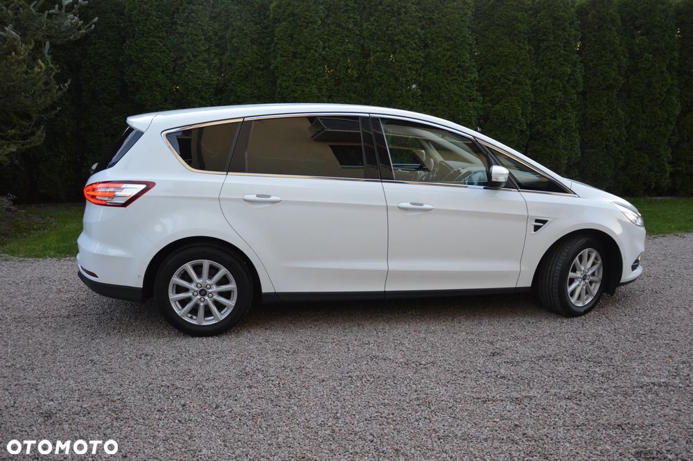 Ford S-Max - 13