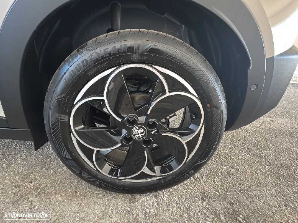 Alfa Romeo Junior 1.2 eDCT6 - 10