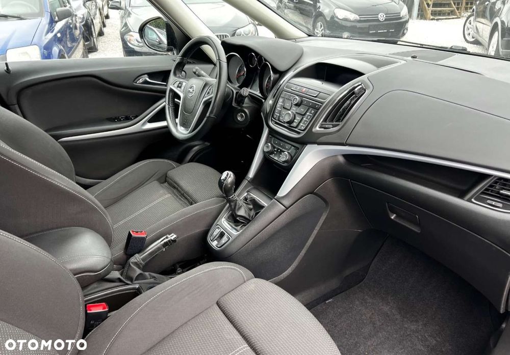 Opel Zafira - 10