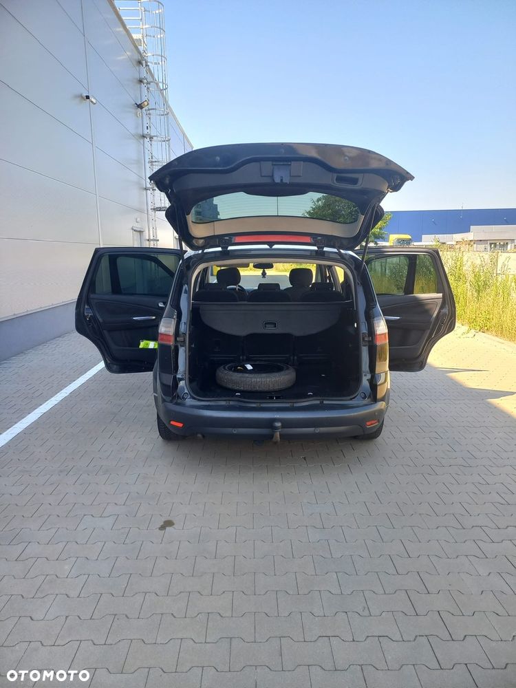 Ford S-Max - 18
