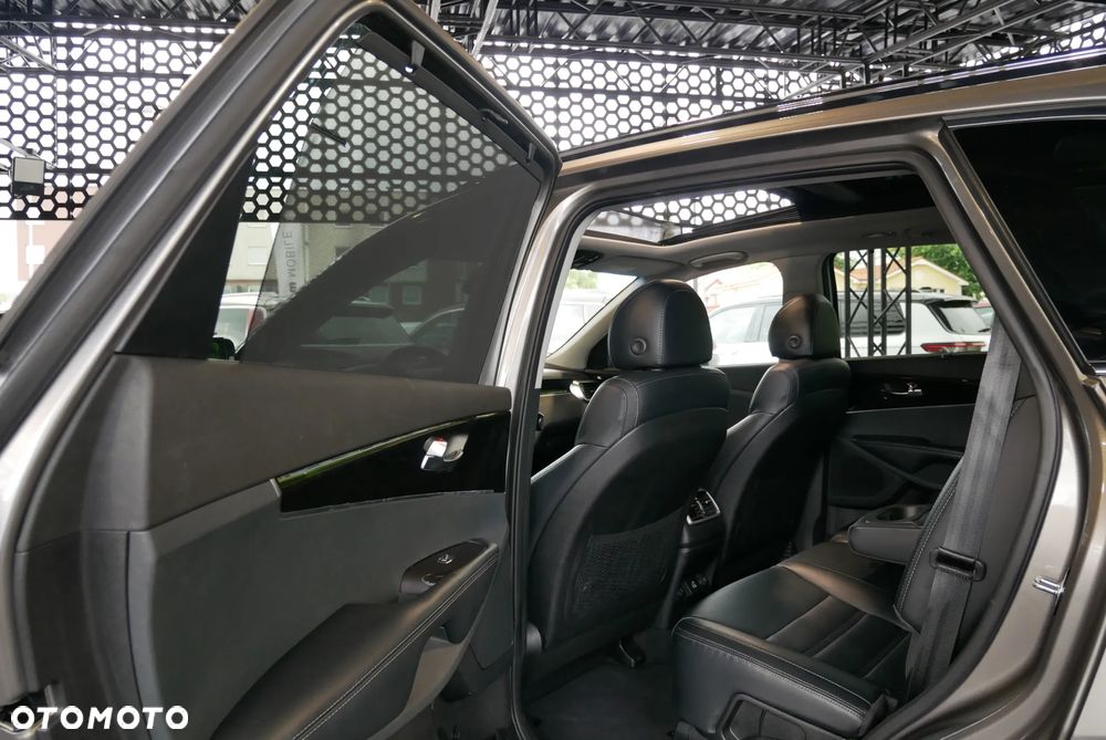 Kia Sorento - 31