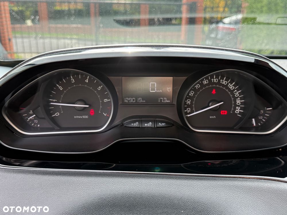 Peugeot 208 1.2 PureTech GPF Allure S&S - 27