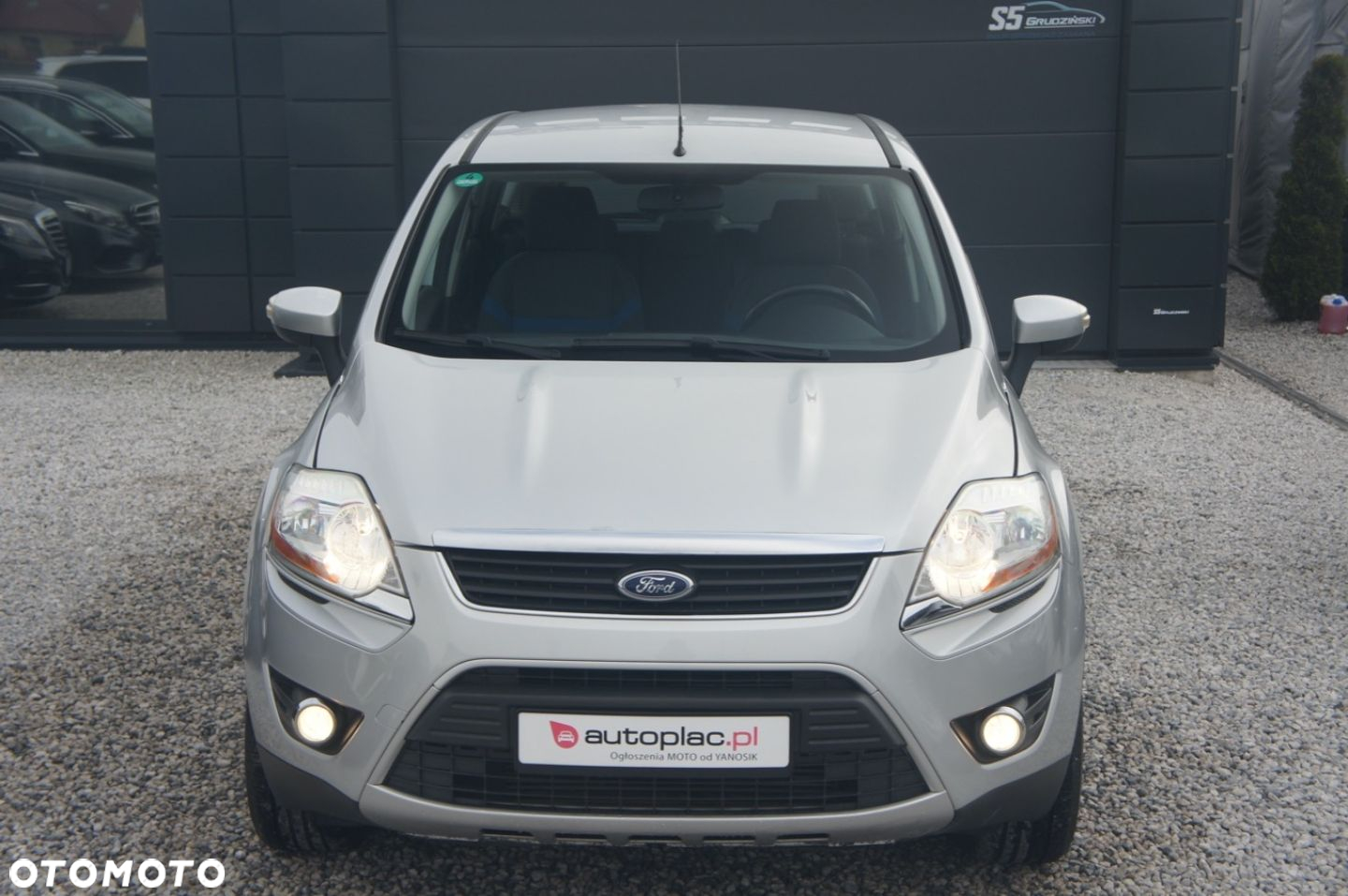 Ford Kuga - 3