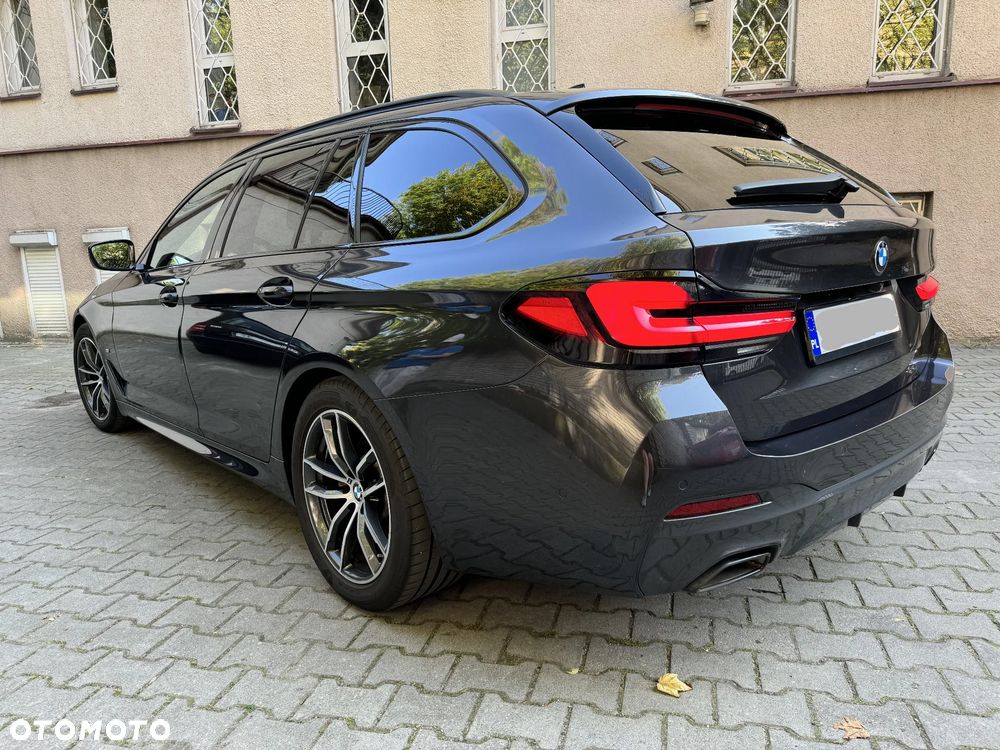 BMW Seria 5 518d mHEV - 22