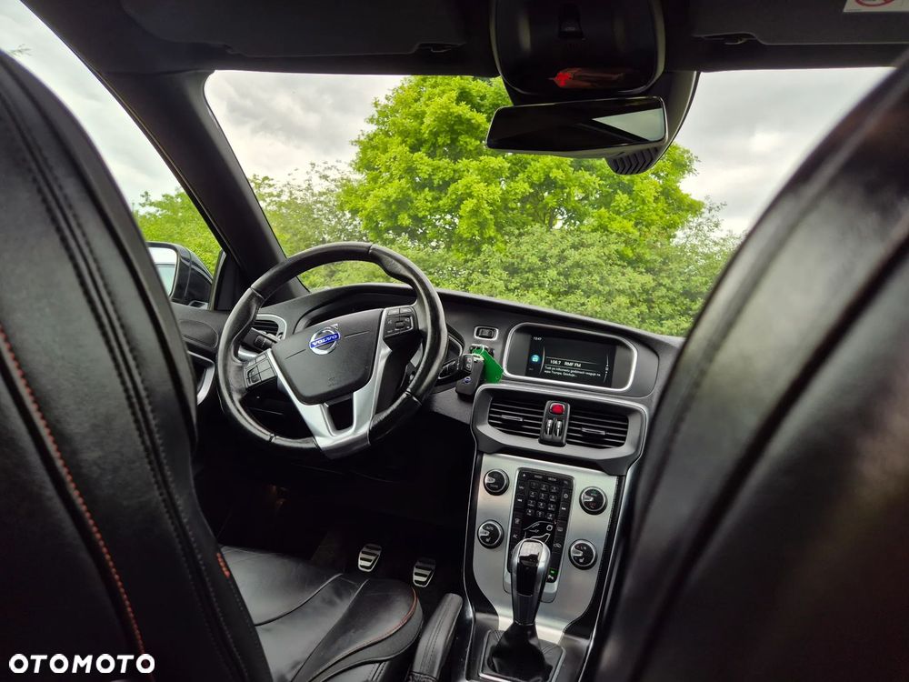 Volvo V40 D4 Drive-E Ocean Race - 14