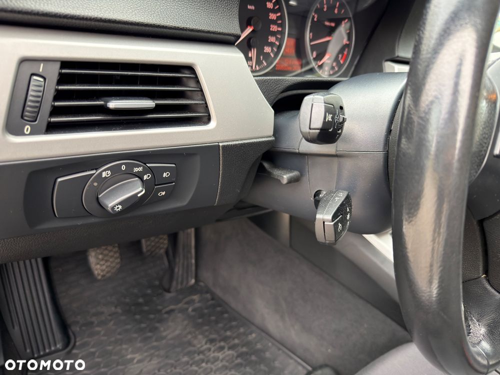 BMW Seria 3 318i Touring - 20