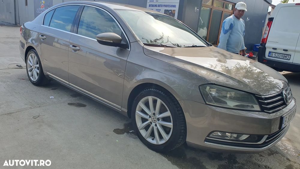 Volkswagen Passat - 4