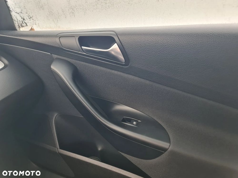 Volkswagen Passat 2.0 TDI DPF R-Line Edition - 16