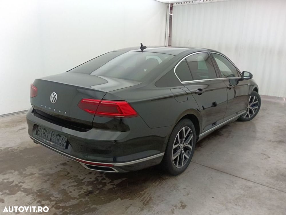Volkswagen Passat - 2