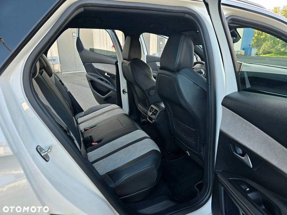 Peugeot 3008 1.6 PureTech HYbrid4 GT Line S&S EAT8 - 16