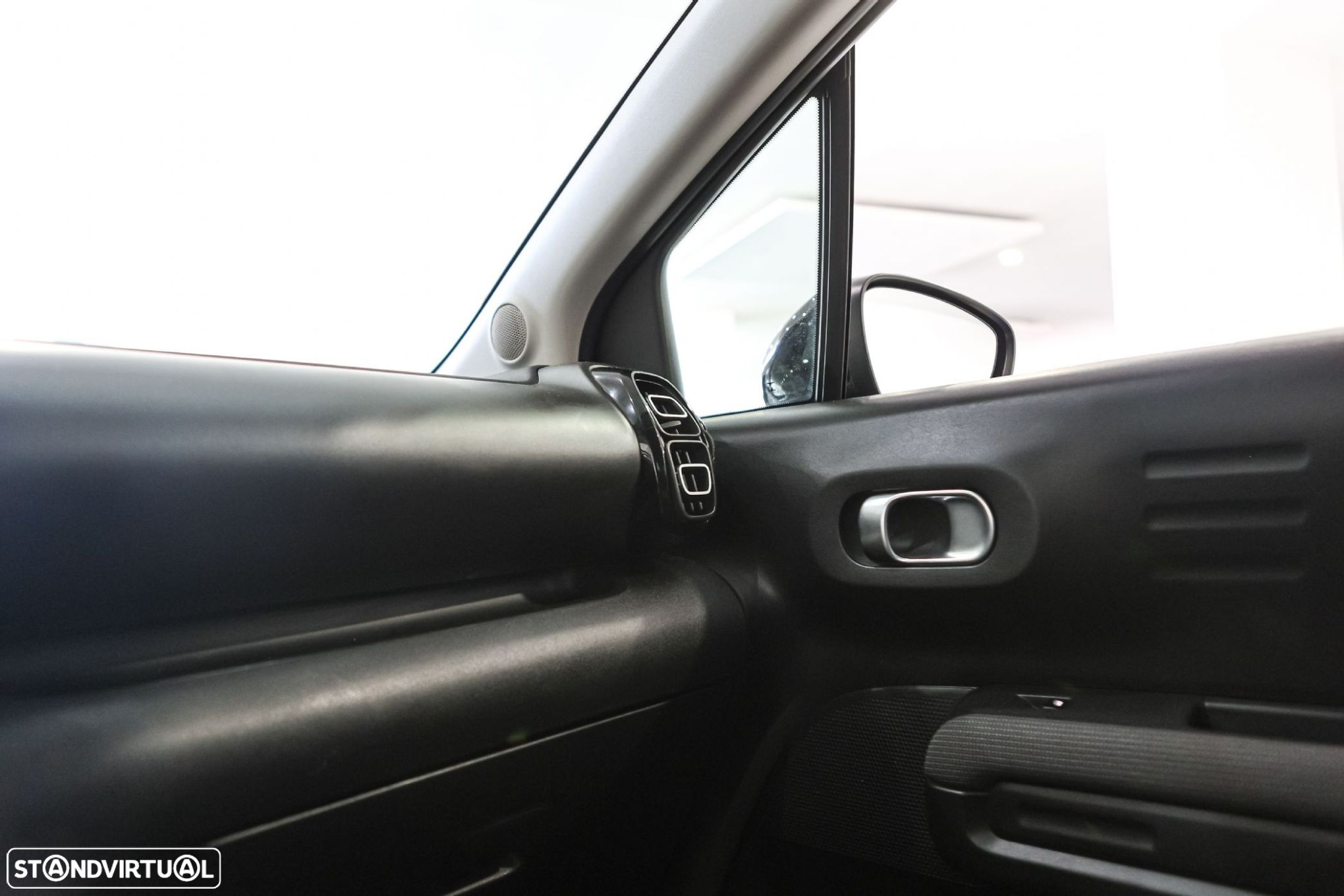 Citroën C3 Aircross 1.2 PureTech Shine - 28
