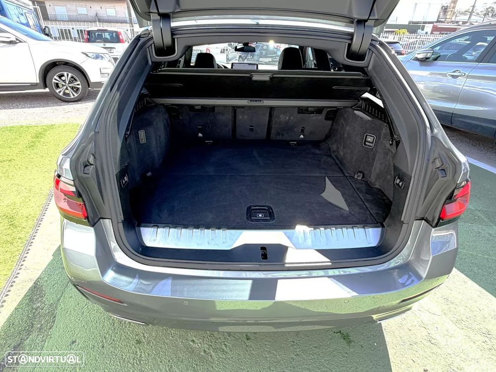 BMW 530 e Pack Desportivo M - 18